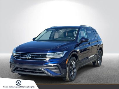 Used 2023 Volkswagen Tiguan SE w/ Panoramic Sunroof Package