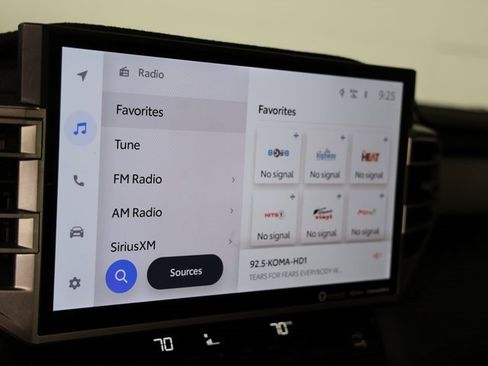 Used 2023 Toyota Tundra Limited image 18