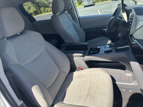 Used 2024 Toyota Sienna LE image 32