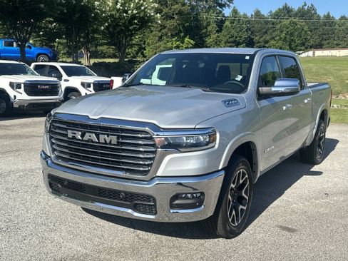 Used 2026 RAM 1500 Laramie AWD/4WD image 7