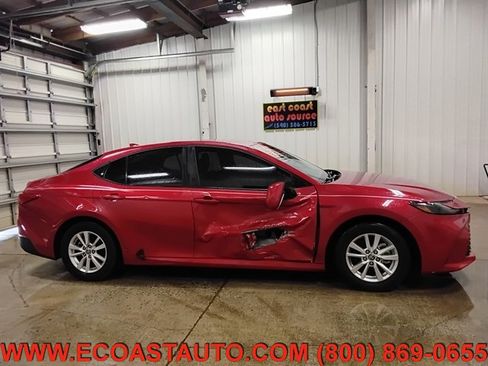 Used 2025 Toyota Camry LE image 2