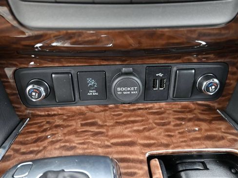 Used 2020 Nissan Armada Platinum w/ Captain's Chairs Package AWD/4WD image 10