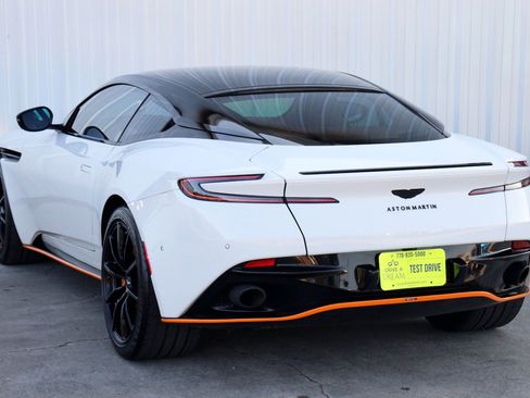 Used 2022 Aston Martin DB11 Coupe image 47
