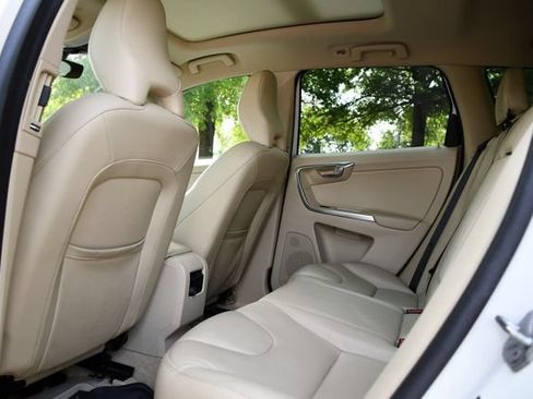 Used 2015 Volvo XC60 T5 Premier FWD image 16