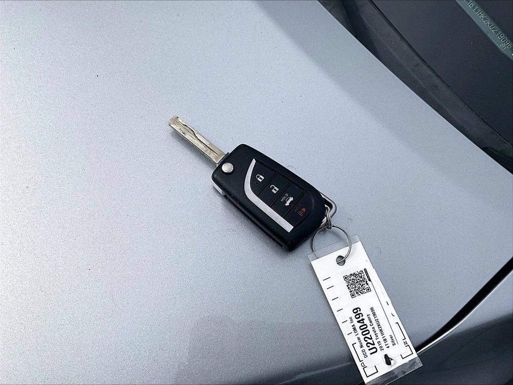Used 2019 Toyota Camry SE FWD image 28