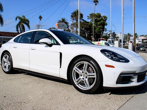 Used 2020 Porsche Panamera image 8