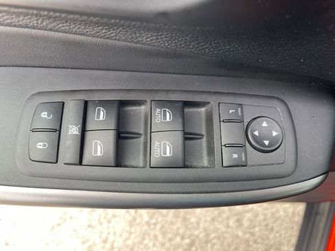 Used 2021 Jeep Cherokee Latitude Lux w/ Comfort/Convenience Group image 29