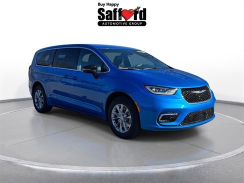 New 2026 Chrysler Pacifica Select image 9