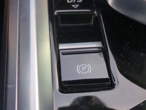 Used 2023 Audi e-tron S Premium Plus w/ Black Optic Package image 29