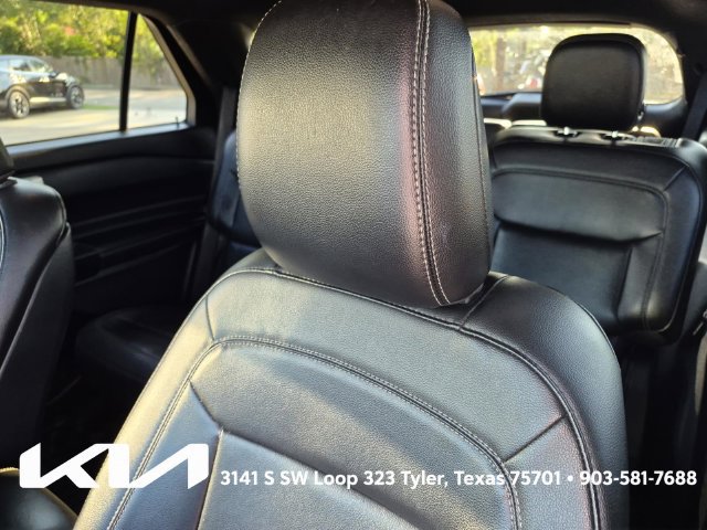Used 2020 Ford Explorer XLT w/ Equipment Group 202A AWD/4WD image 23