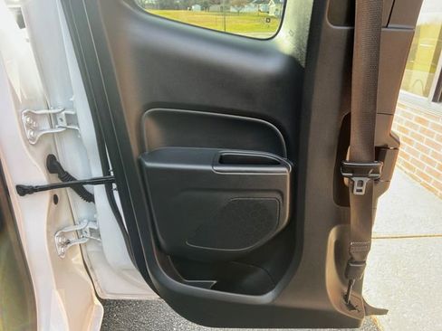 Used 2022 Chevrolet Colorado LT w/ Fleet Safety Package image 24