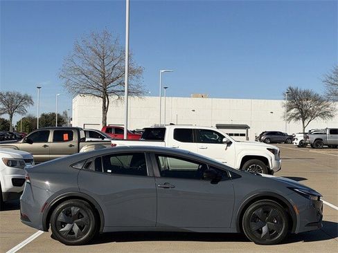 Used 2024 Toyota Prius Limited image 3