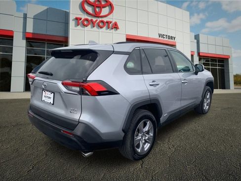 Used 2025 Toyota RAV4 XLE image 5