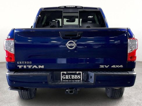 Used 2021 Nissan Titan SV w/ SV Convenience Package image 6