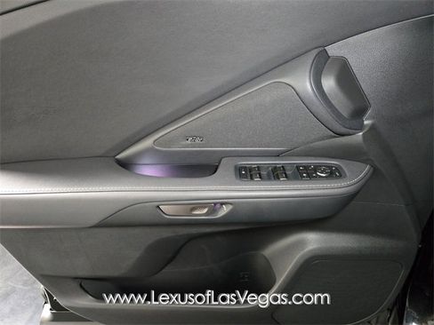 New 2025 Lexus TX 500h AWD image 15