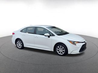 Used 2025 Toyota Corolla LE video 2