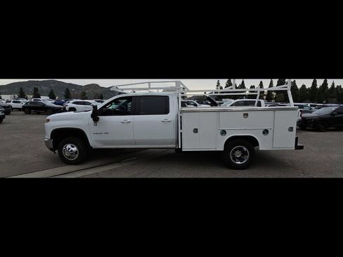 Used 2024 Chevrolet Silverado 3500 LT w/ Convenience Package image 6