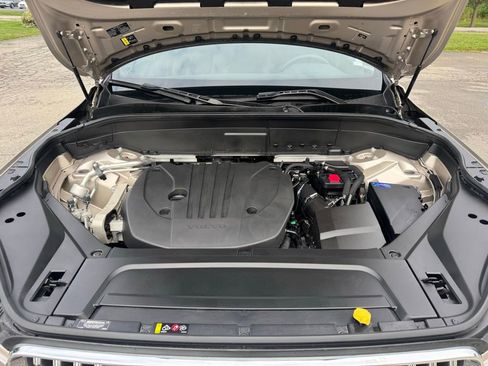 Used 2023 Volvo XC90 B5 Plus image 11