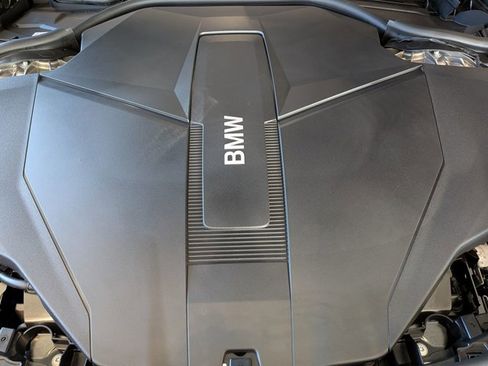 New 2026 BMW i7 xDrive60 w/ Executive Package image 17