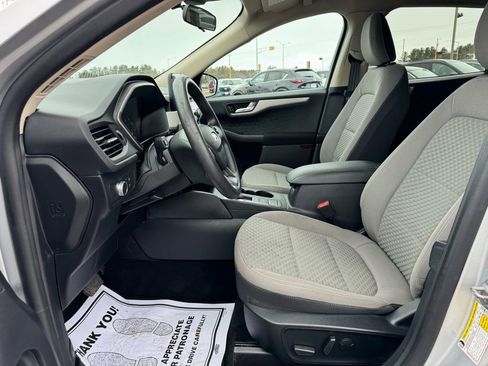Certified 2020 Ford Escape SE image 12