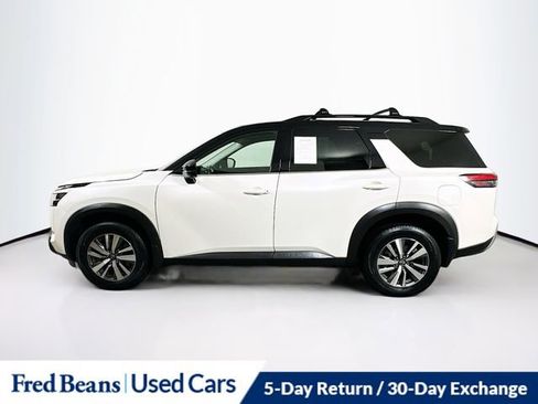 Used 2024 Nissan Pathfinder SL AWD/4WD image 5