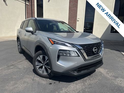 Used 2022 Nissan Rogue SV AWD/4WD image 1