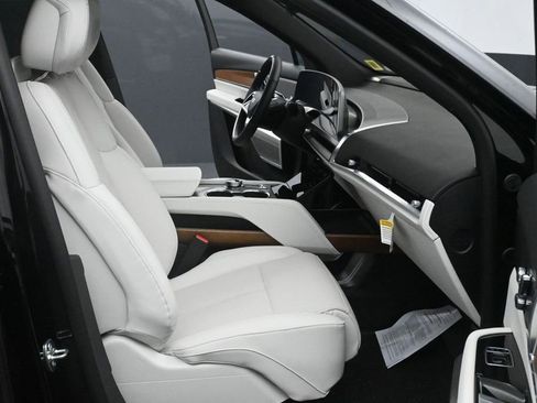 Used 2026 Cadillac Vistiq Luxury AWD/4WD image 11