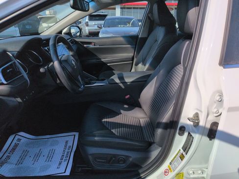 Used 2018 Toyota Camry SE w/ Audio Package FWD image 9