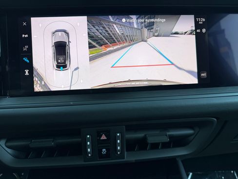 Certified 2025 Porsche Cayenne GTS AWD/4WD image 31