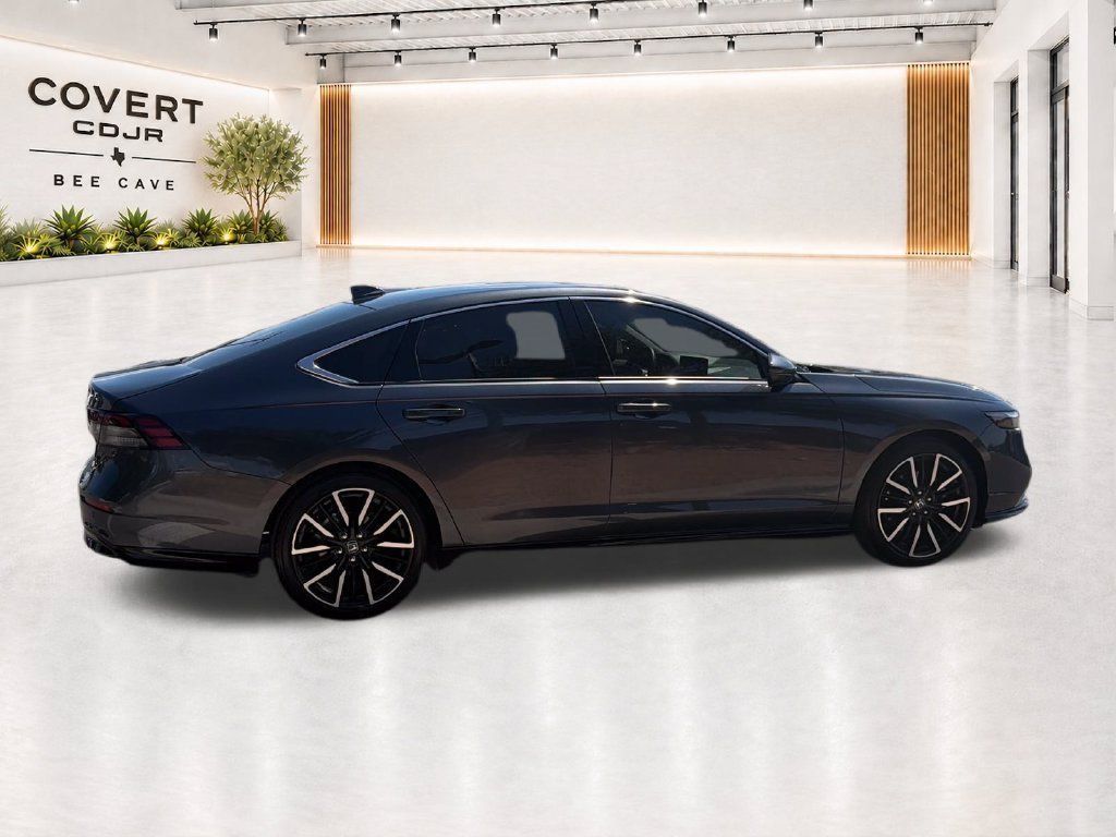 Used 2025 Honda Accord Touring image 10
