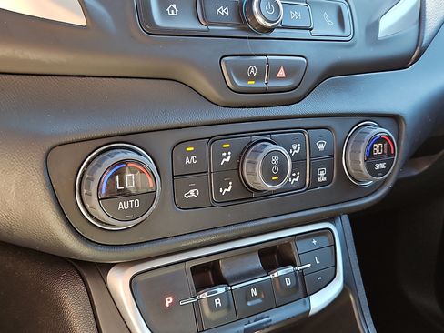 Used 2023 GMC Terrain SLE w/ Driver Convenience Package FWD image 15