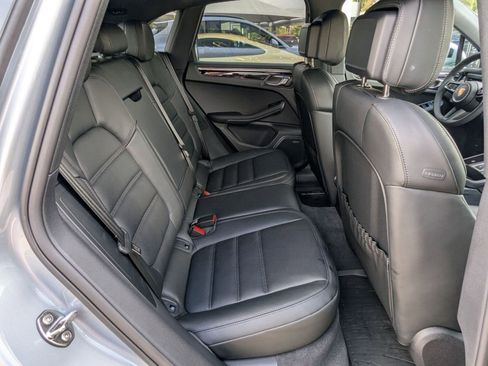 Certified 2026 Porsche Macan AWD/4WD image 24