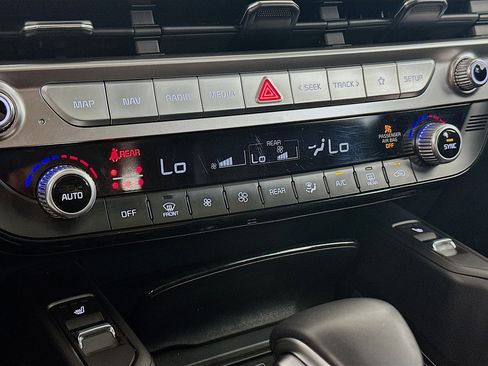Used 2025 Kia Telluride S FWD image 24