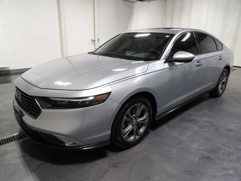 Used 2024 Honda Accord EX image 3