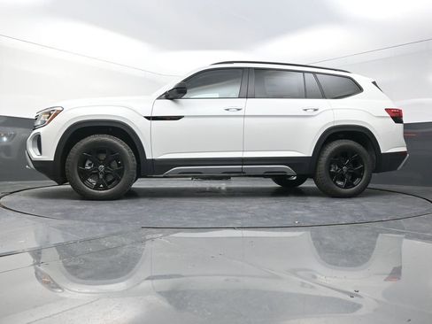 New 2026 Volkswagen Atlas Peak Edition image 24