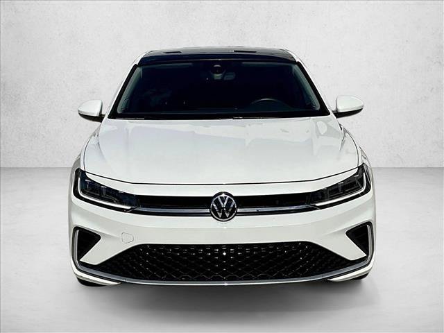 Used 2025 Volkswagen Jetta SE FWD image 3
