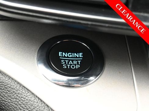 Used 2022 Ford Explorer XLT w/ Equipment Group 202A image 25