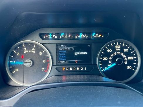 Used 2016 Ford F150 XLT w/ Equipment Group 302A Luxury AWD/4WD image 15