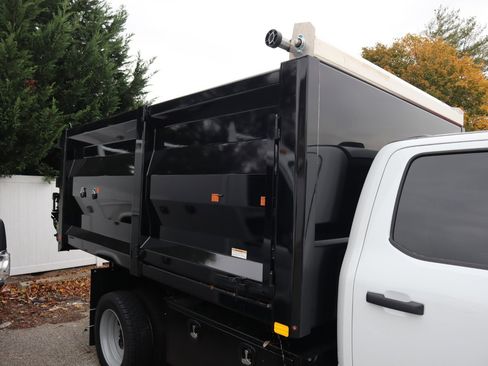 New 2026 Ford F550 4x4 Crew Cab image 4