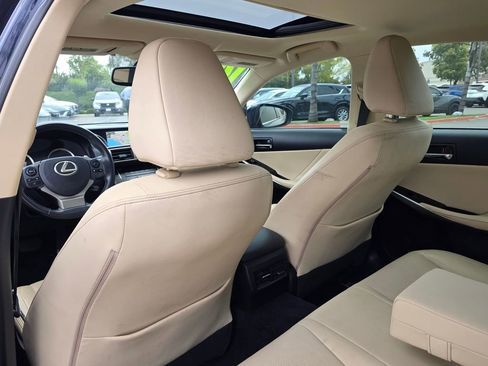 Used 2014 Lexus IS 250 w/ Navigation Package RWD image 18
