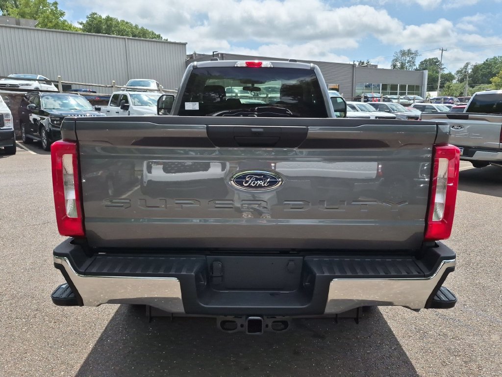 New 2026 Ford F250 XLT w/ FX4 Off-Road Package AWD/4WD image 12