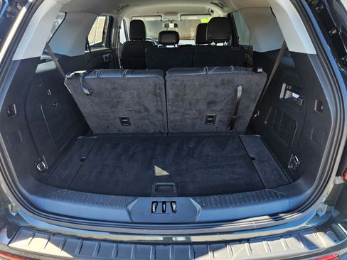 Used 2022 Ford Explorer XLT w/ Equipment Group 202A image 12