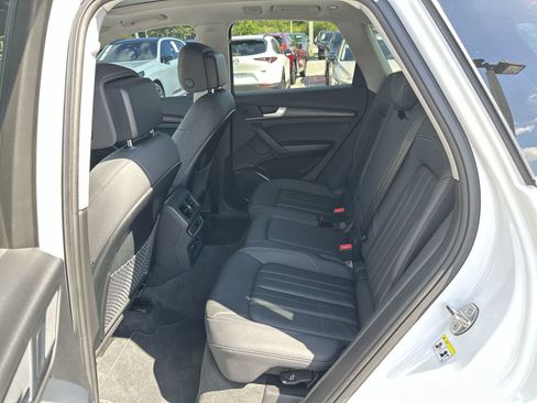 Used 2023 Audi Q5 2.0T Premium w/ Convenience Package AWD/4WD image 4