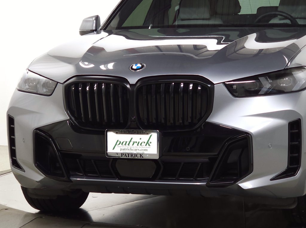 Used 2026 BMW X5 xDrive40i w/ M Sport Package AWD/4WD image 3