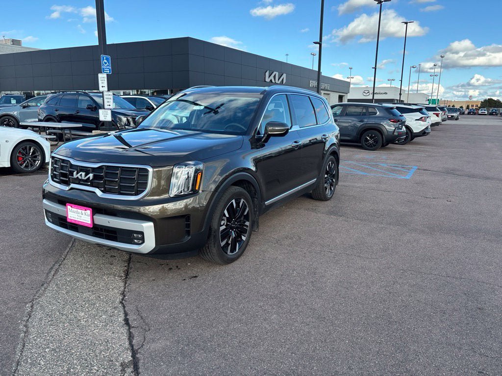 Used 2024 Kia Telluride SX Prestige w/ Towing Package AWD/4WD image 1