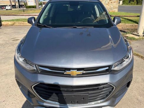 Used 2020 Chevrolet Trax LT FWD image 11