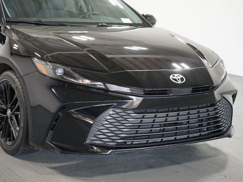 Certified 2025 Toyota Camry LE image 4