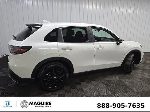 Used 2024 Honda HR-V Sport image 3