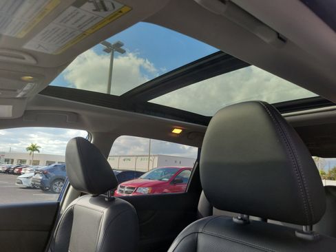 Used 2018 Nissan Rogue SL w/ Premium Package image 19