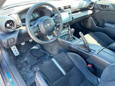 Used 2025 Toyota GR86 Premium RWD image 22